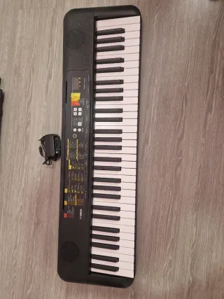 Teclado Yamaha PSR-F52