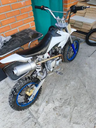 Pitbike 125cc Blanca y Azul
