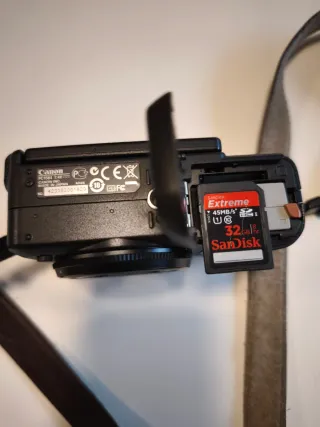 Cámara Canon PowerShot G12 Negra