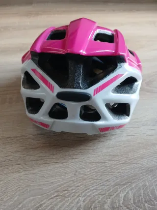 Casco de bici rosa para mujer