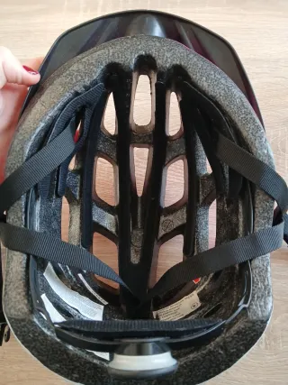 Casco de bici rosa para mujer