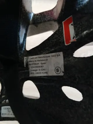 Casco de bici rosa para mujer