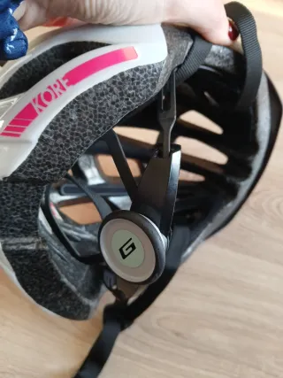 Casco de bici rosa para mujer