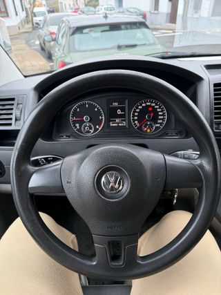 Volkswagen Transporter T5 2011