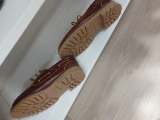 Zapatos náuticos de hombre marrones