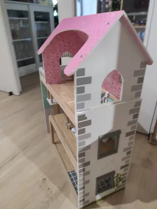 Casita de muñecas rosa