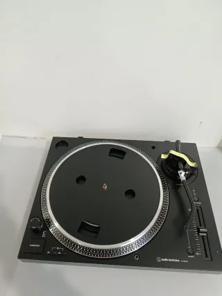 Giradiscos Audio-Technica  LP120XUSBBK W15Y4963