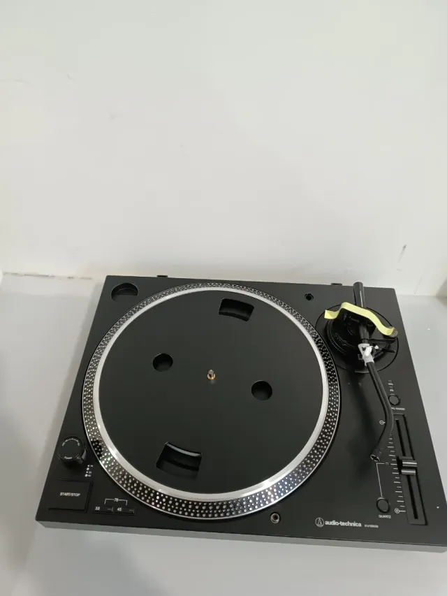 Giradiscos Audio-Technica  LP120XUSBBK W15Y4963
