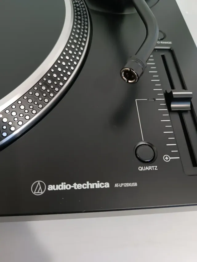 Giradiscos Audio-Technica  LP120XUSBBK W15Y4963