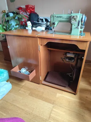 Máquina de coser Refrey Transforma