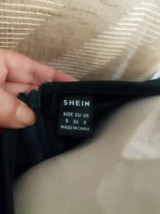 Elegante vestido verde oscuro