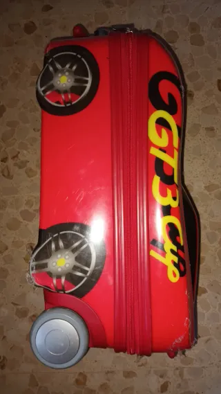 Maleta infantil de viaje roja