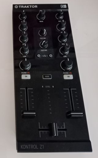 Controlador DJ Traktor Kontrol Z1