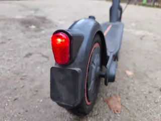 Patinete SEAT Mo 65 + Casco