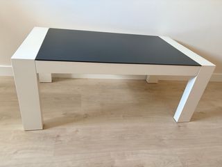 Mesa de centro elevable blanca y negra