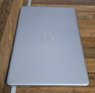 Ordenador portátil HP i5 ONCEAVA GENERACIÓN