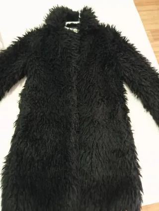 Abrigo negro efecto pelo – Talla S – calentito!!