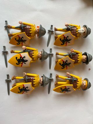 Playmobil Medievales - 6 Figuras con Escudo