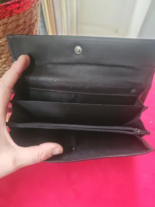 Cartera de piel marrón