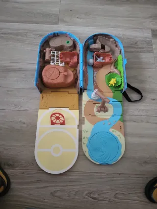 Mochila Pokemon Transformable y barco Playmobil