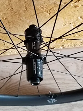 Ruedas carbono Black Inc 45 Tubular