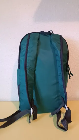 Mochila Quechua Verde y Negra