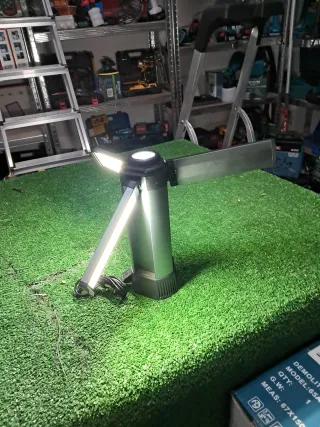 Lampada LED telescopica a 3 pannelli