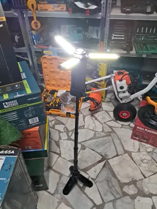 Lampada LED telescopica a 3 pannelli