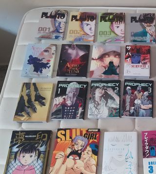 28 de varios títulos