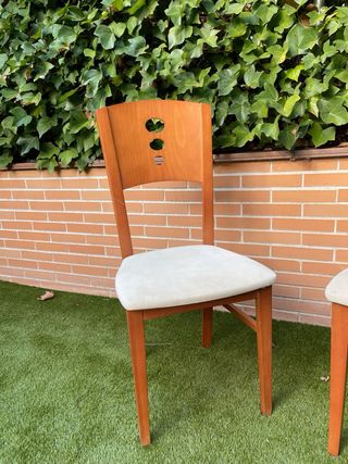 Juego de 2 Sillas de Madera