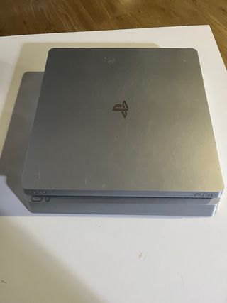 PS4 Slim 500 GB + 3 Mandos + 2 Juegos