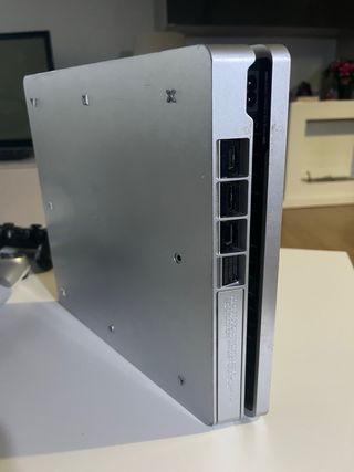 PS4 Slim 500 GB + 3 Mandos + 2 Juegos