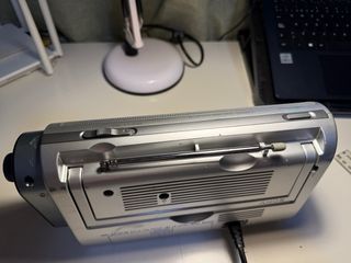 Radio Portátil Sony ICF-704 Gris/Plata