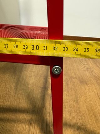 Estantería metálica roja