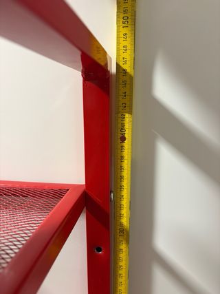 Estantería metálica roja