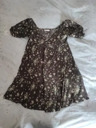 Vestido floral marrón Stradivarius Talla S