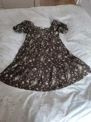 Vestido floral marrón Stradivarius Talla S