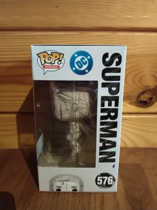 Funko Pop Superman 576 Edición Limitada