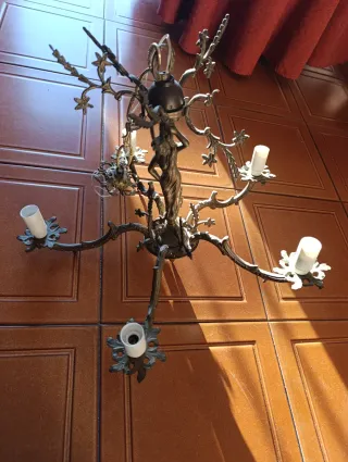 Lámpara de bronce macizo antigua