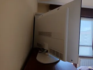 Televisor Loewe  blanco