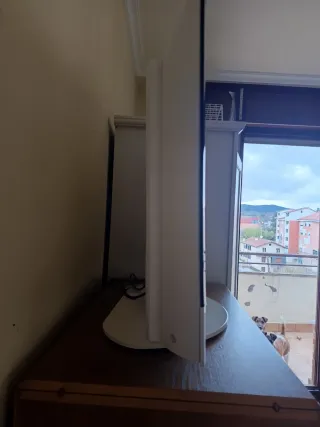 Televisor Loewe  blanco