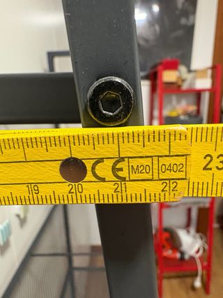 Estantería metálica negra