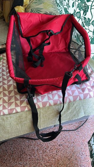 Transportín perro coche rojo y negro