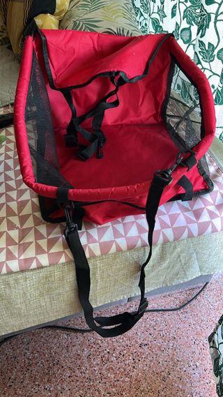 Transportín perro coche rojo y negro