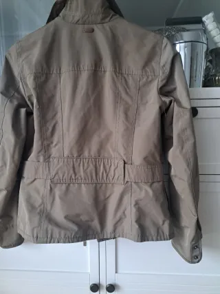 Massimo Dutti Gabardina Corta Verde Oliva