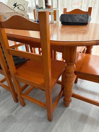 Mesa de comedor ovalada con 6 sillas