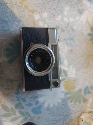 Cámara Yashica 35mm f/2.8 funda original