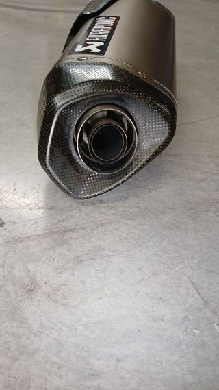 ESCAPE HONDA ADV 750 AKRAPOVIC