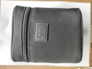 Sigma 18-50mm f/2.8 EX DC MACRO