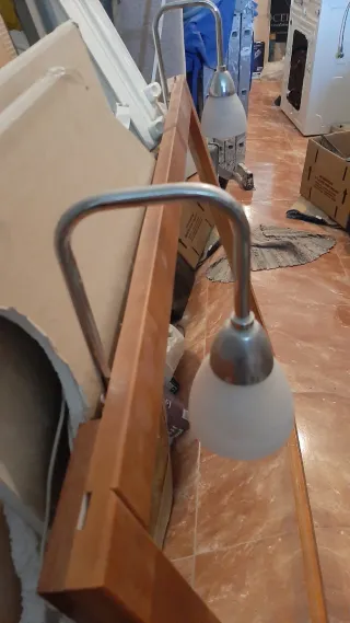 Espejo Marco Madera con Aplique de Luz